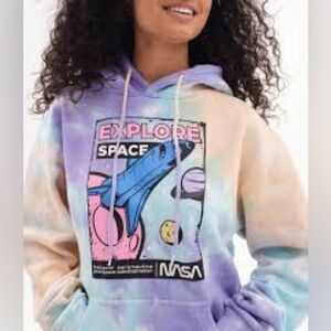 NWOT. NASA Explore Space Boyfriend Pullover Hoodie - size M.

Condition nwot